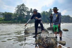 Mikroplastik di Air Sungai Ciwulan Tasikmalaya Disebut Meningkat