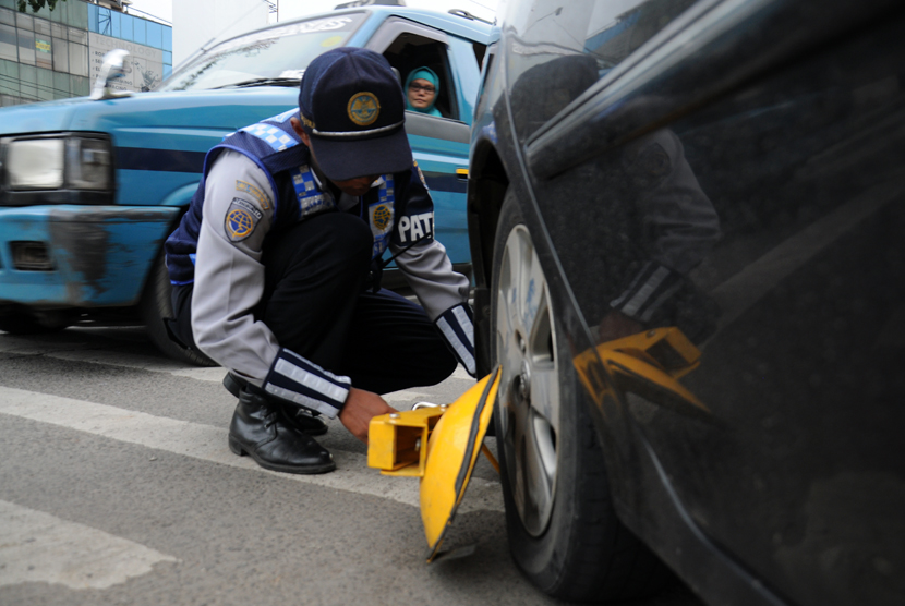 Pemkot Depok Kaji Sanksi Denda untuk Parkir Liar