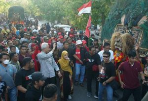 Ribuan Warga Hingga Kesenian Reog Sambut Kehadiran Ganjar Pranowo di Ngawi