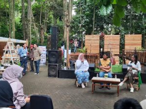 Ridwan Kamil Apresiasi Pasar Leuweung Dongkrak Penjualan Petani Milenial