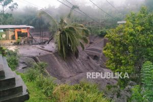 Tiga Orang Meninggal Akibat Longsor Lumajang