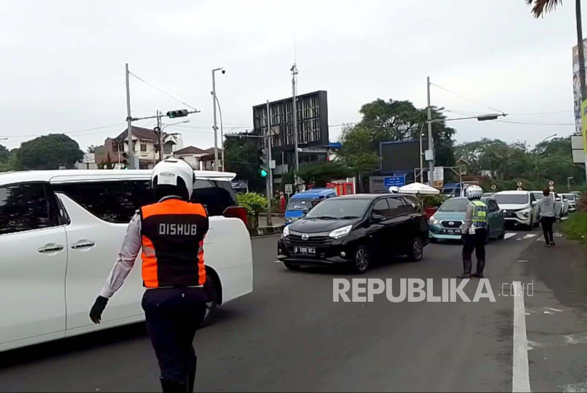 Viral Jalur Puncak Bogor Macet Hari Senin, Diduga Antrean Arus Balik