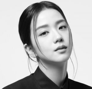Pertama Kalinya Jisoo Blackpink Nyanyikan Live “All Eyes on Me”
