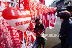 Pedagang Musiman Pernik HUT RI