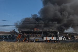 Kronologi Bus Pariwisata Hangus Terbakar di Kartasura, Polisi Selidiki Penyebabnya