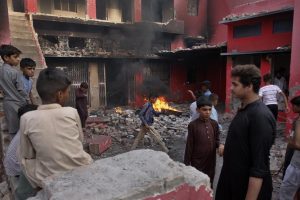 Diduga Terjadi Penistaan Alquran, Massa di Pakistan Bakar Gereja