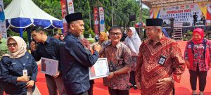 Apical Group Terima Sertifikat Penghargaan dari Pemko Dumai