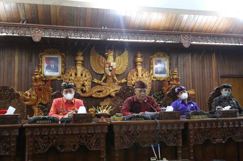 Optimis PAD Naik, DPRD dan Pemkab Klungkung Sepakati KUA-PPAS APBD 2024