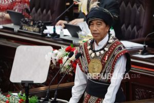 Sikap Santai Jokowi Saat Bahas Soal ‘Pak Lurah’ Menurut Pakar Gestur