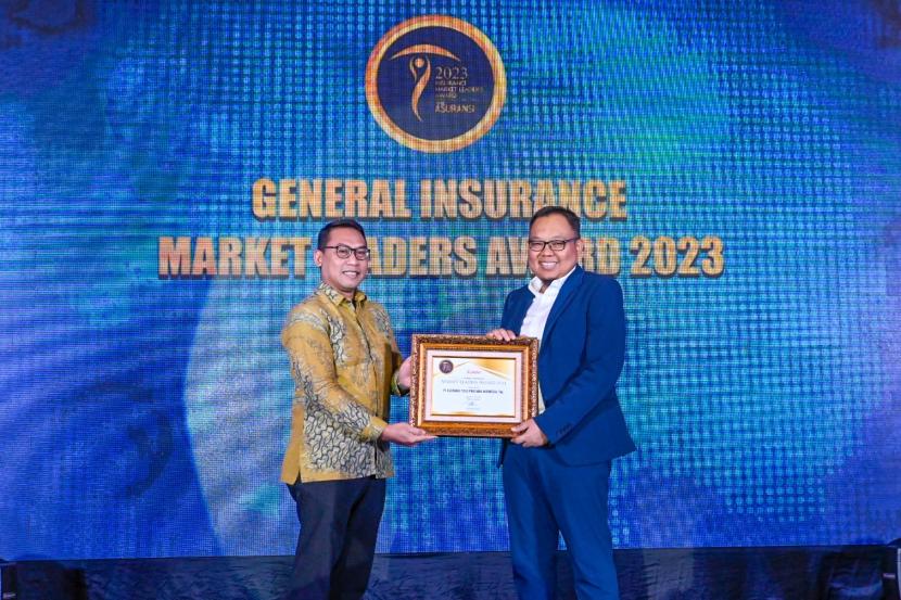 Tugu Insurance Raih Penghargaan Insurance Market Leaders Award 2023